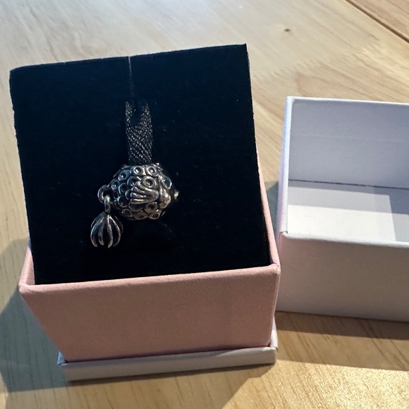 Pandora Splish-Splash Angle Fish Charm Blue Topaz Eyes - Picture 1 of 5